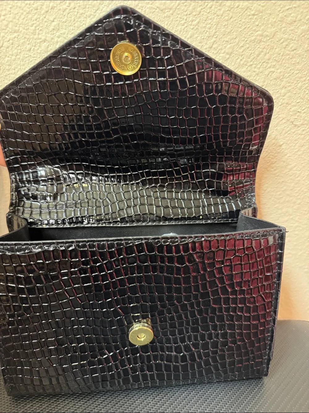 Fashion Black Croc-Embossed Chain Bag - Gold Hardware - Picture 5 of 5